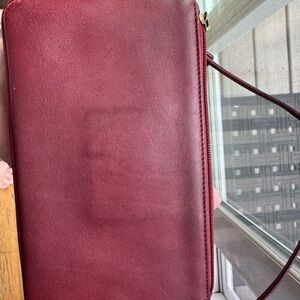 Coach Red Leather Wrislet
Vintage 1990’s style